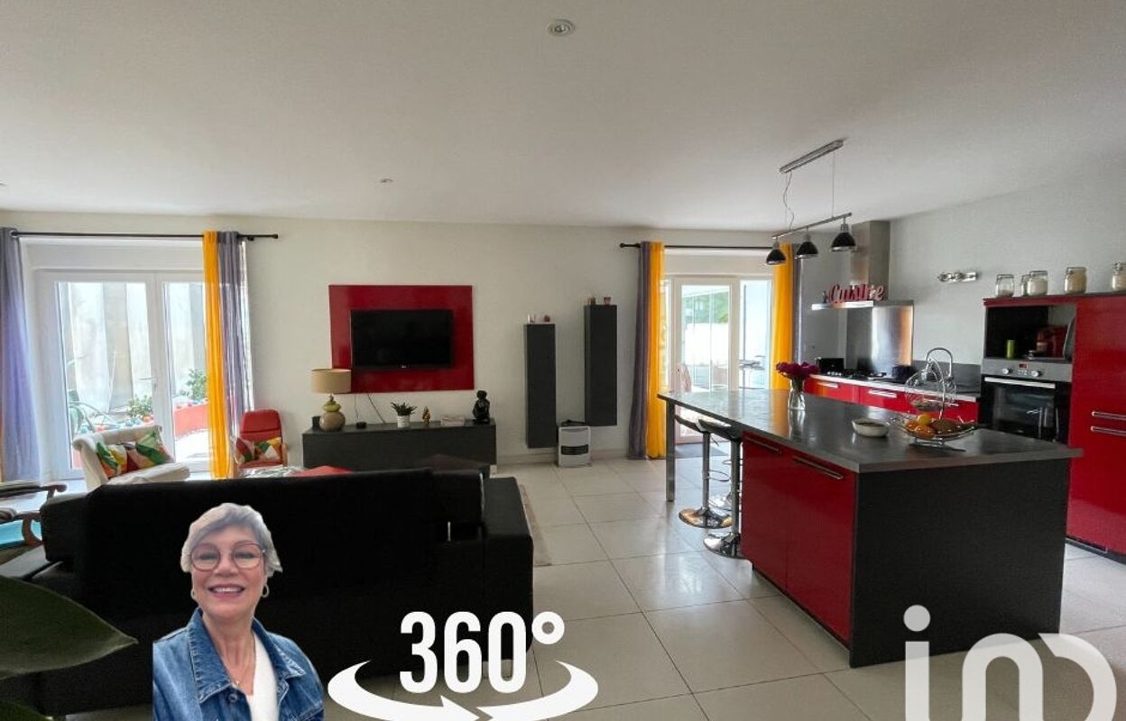 maison 8 pièces 280 m2 à vendre à Jonzac (17500)