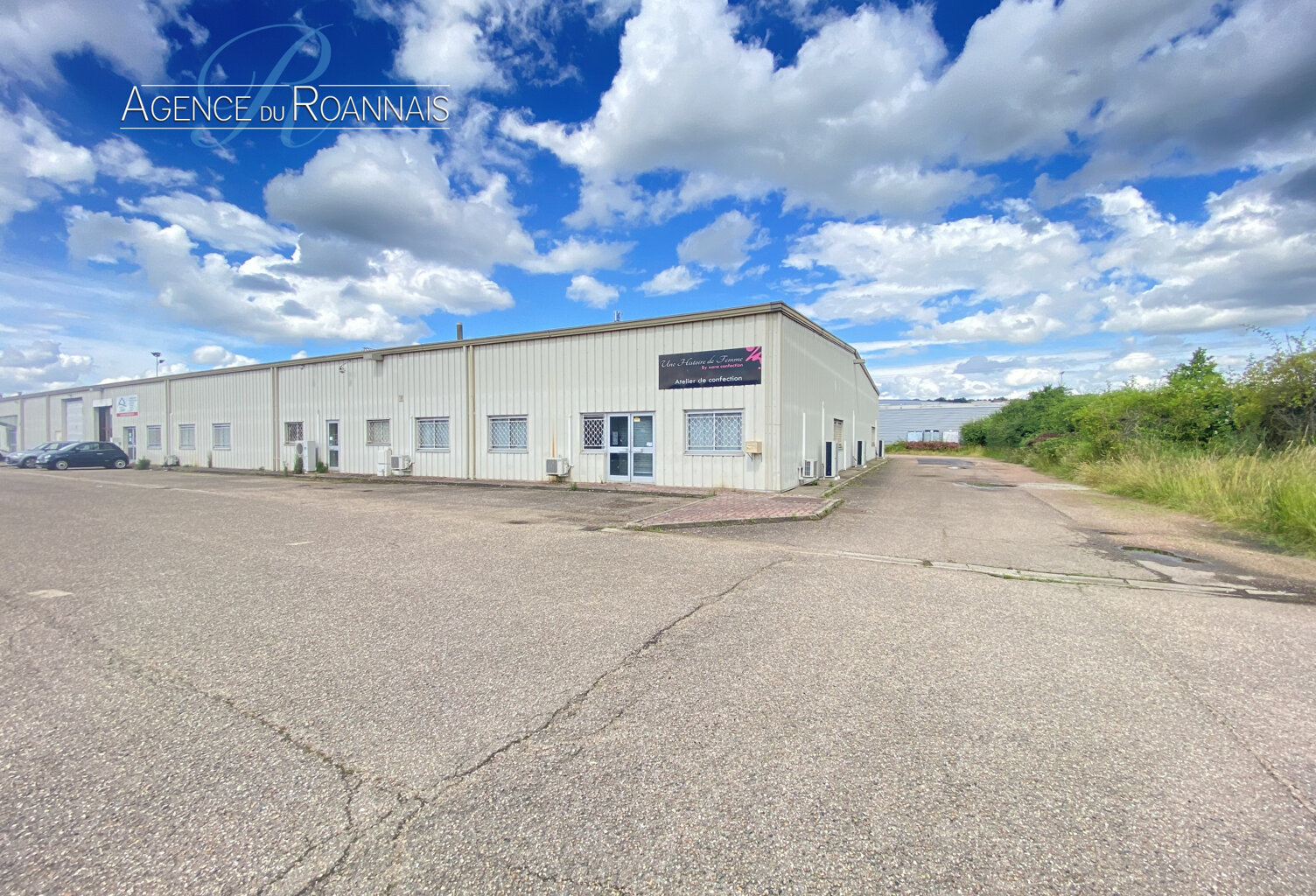 Le Coteau zone industrielle, local professionnel d'env 718m2 — photo 1