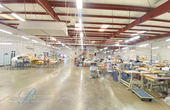 Le Coteau zone industrielle, local professionnel d'env 718m2 — photo 5