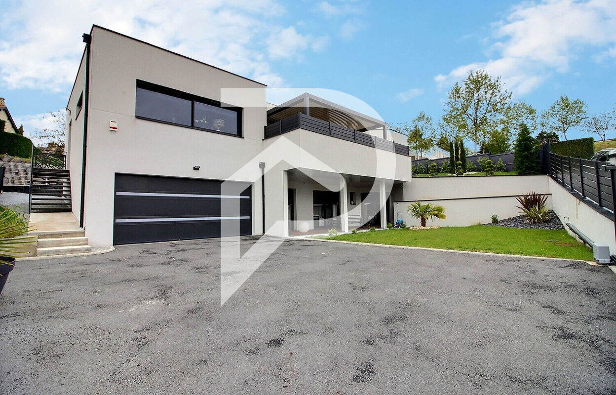 maison 7 pièces 247 m2 à vendre à Veyre-Monton (63960)