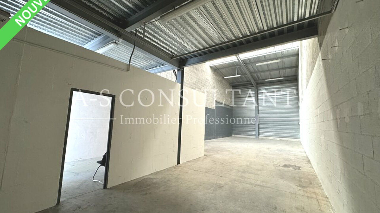 commerce  pièces 180 m2 à louer à Nîmes (30900)