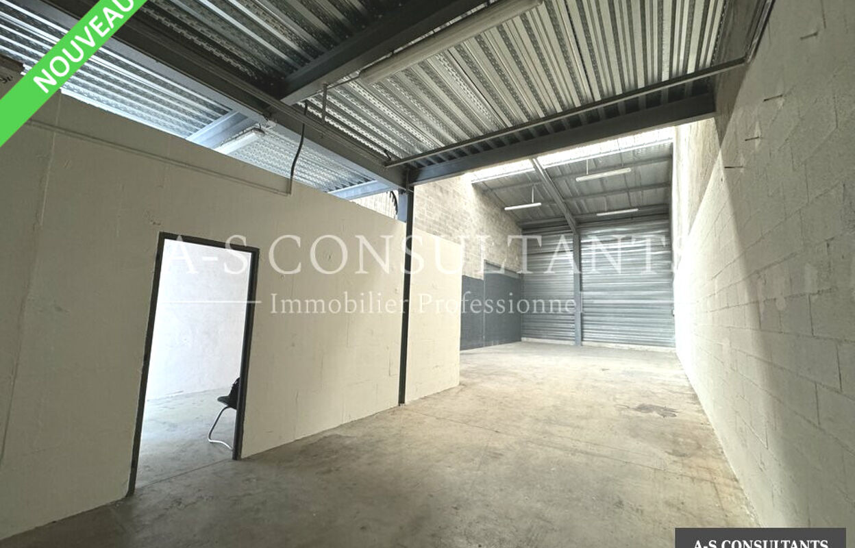 commerce  pièces 180 m2 à louer à Nîmes (30900)