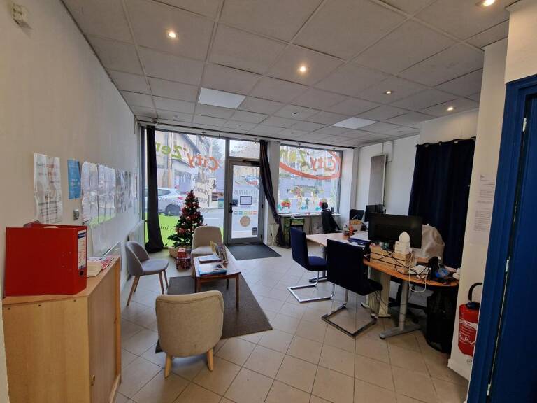 Bien Commercial À Louer — photo 1