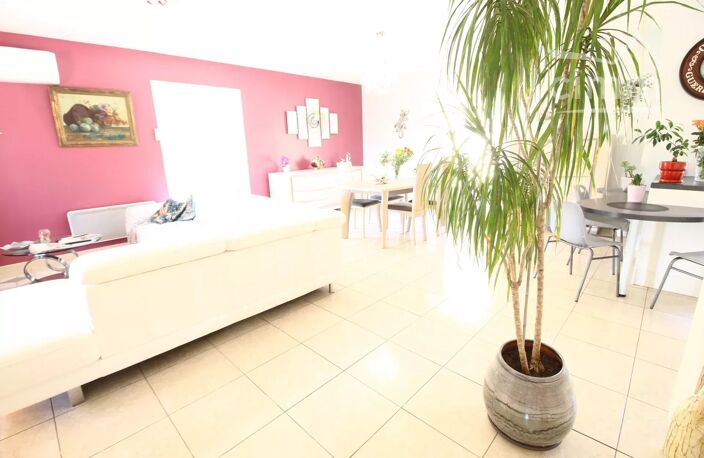 A vendre une villa avec une vue panoramique sur un grand terrain — photo 4