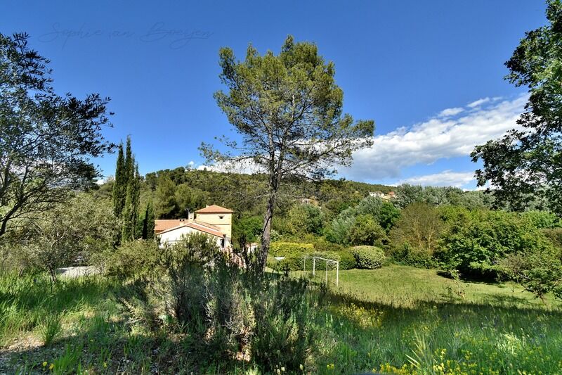 Villa / Maison 6 pièces  à vendre Aix-en-Provence 13100