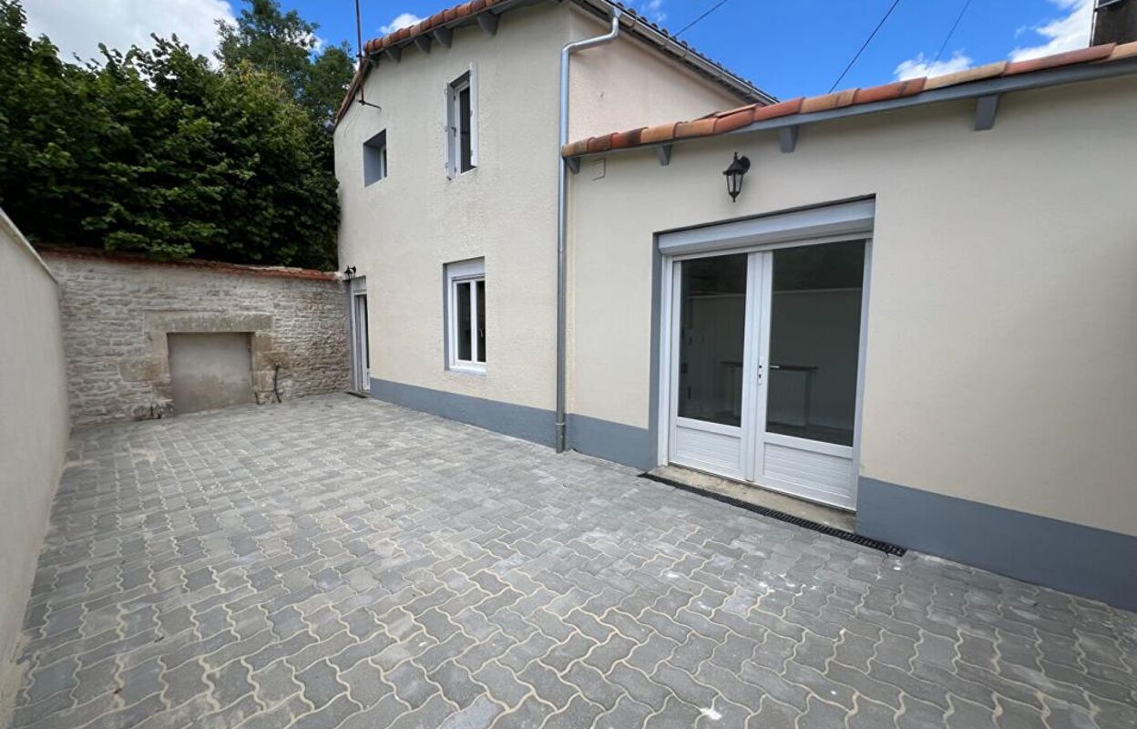 maison 3 pièces 67 m2 à vendre à Saint-Maixent-l'École (79400)