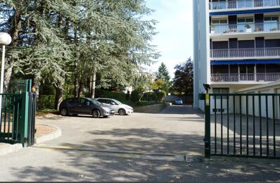 location appartement 904 € CC /mois à proximité de Saint-Genis-Laval (69230)