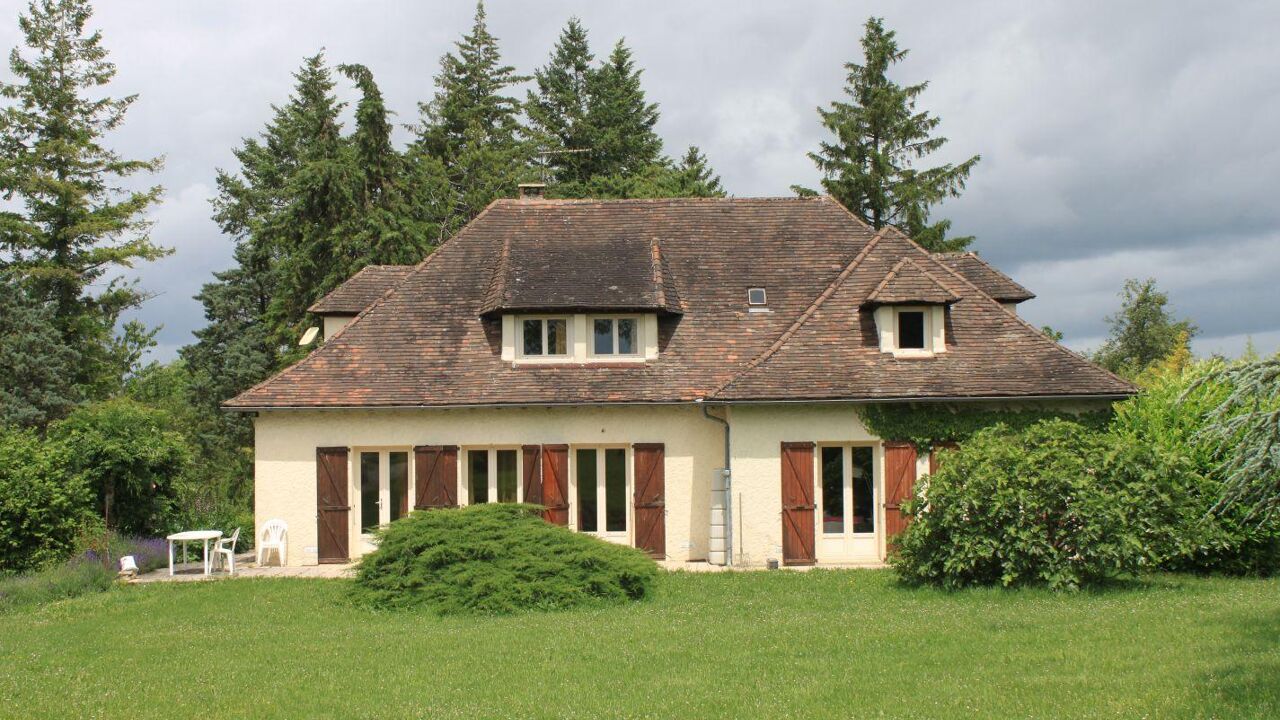maison 8 pièces 197 m2 à vendre à Lamothe-Cassel (46240)