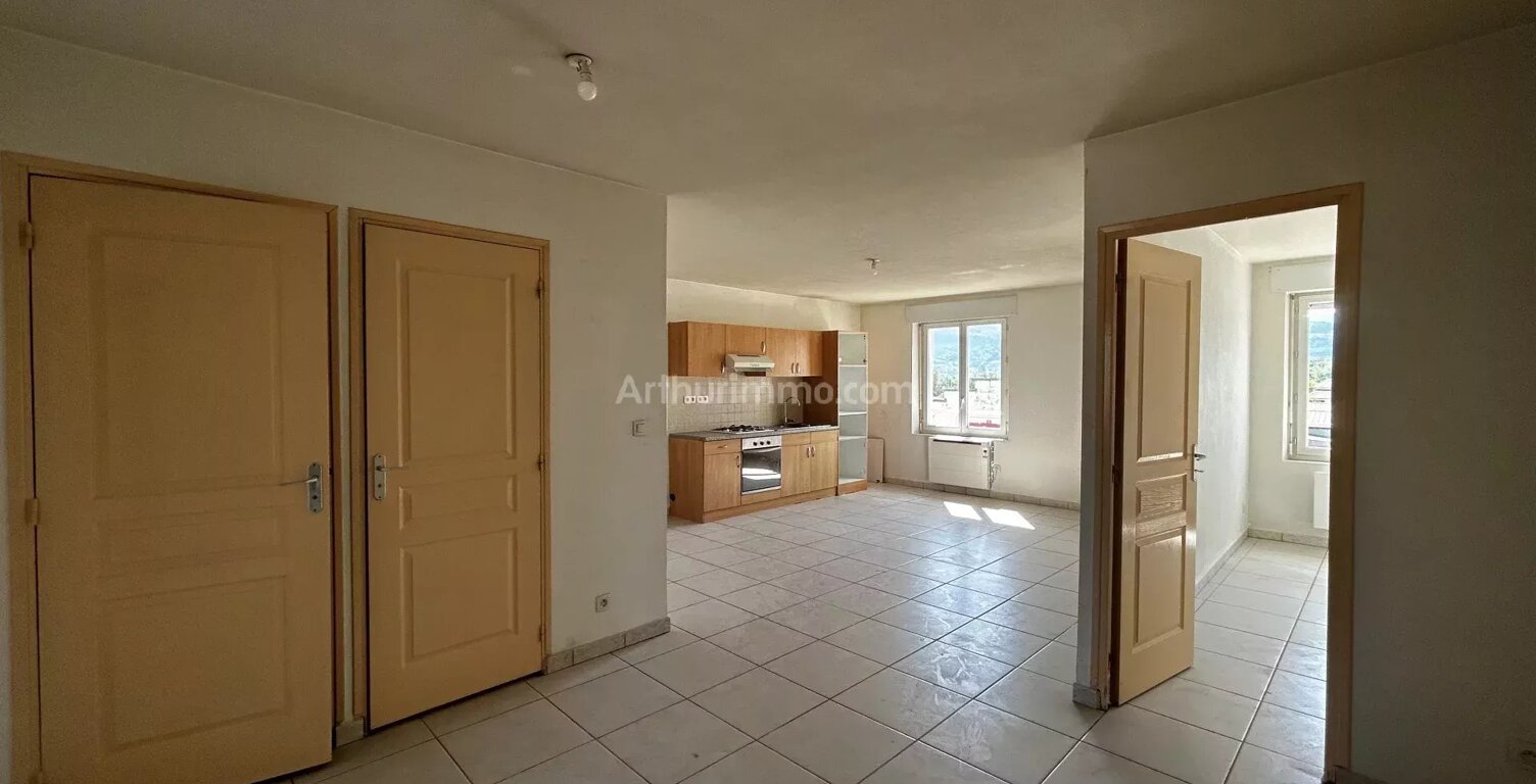 APPARTEMENT T4 PARKING CAVE — photo 1