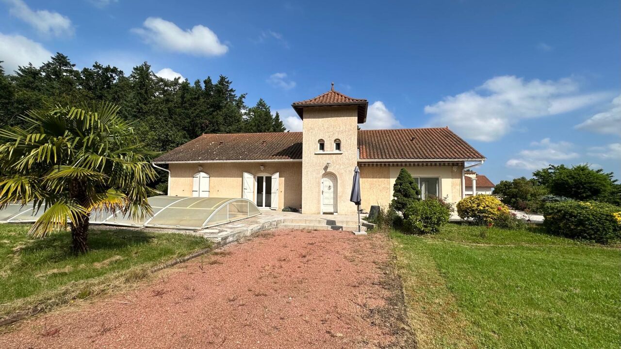 maison 6 pièces 212 m2 à vendre à Saint-Alban-les-Eaux (42370)