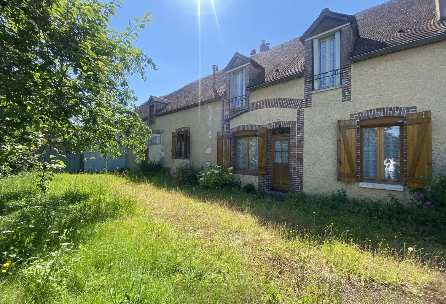 Charmante Maison de 138 m²  avec Dépendances — photo 1