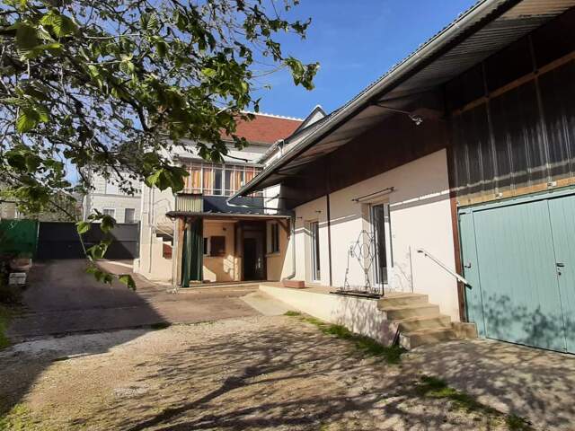 Maison 8 pièces 229 m² à Chisseaux — photo du bien