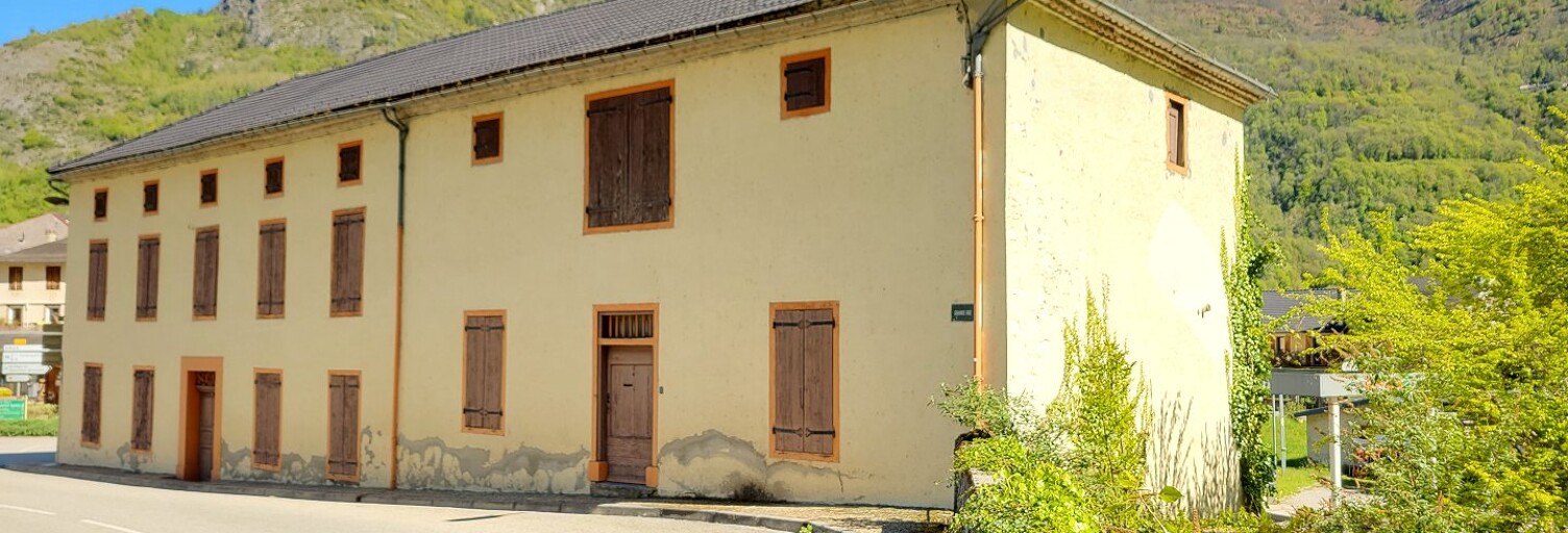 Maison 12 Pièces 600 m² à vendre à Val-de-Sos (09220)