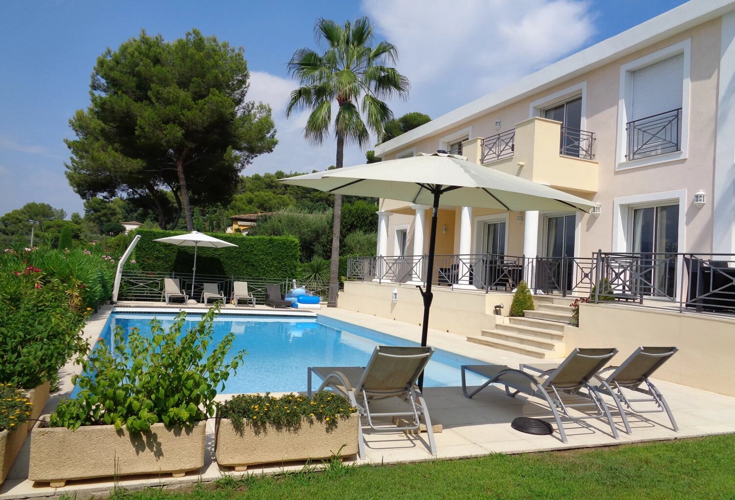 MOUGINS - Villa 6 pièces — photo 1