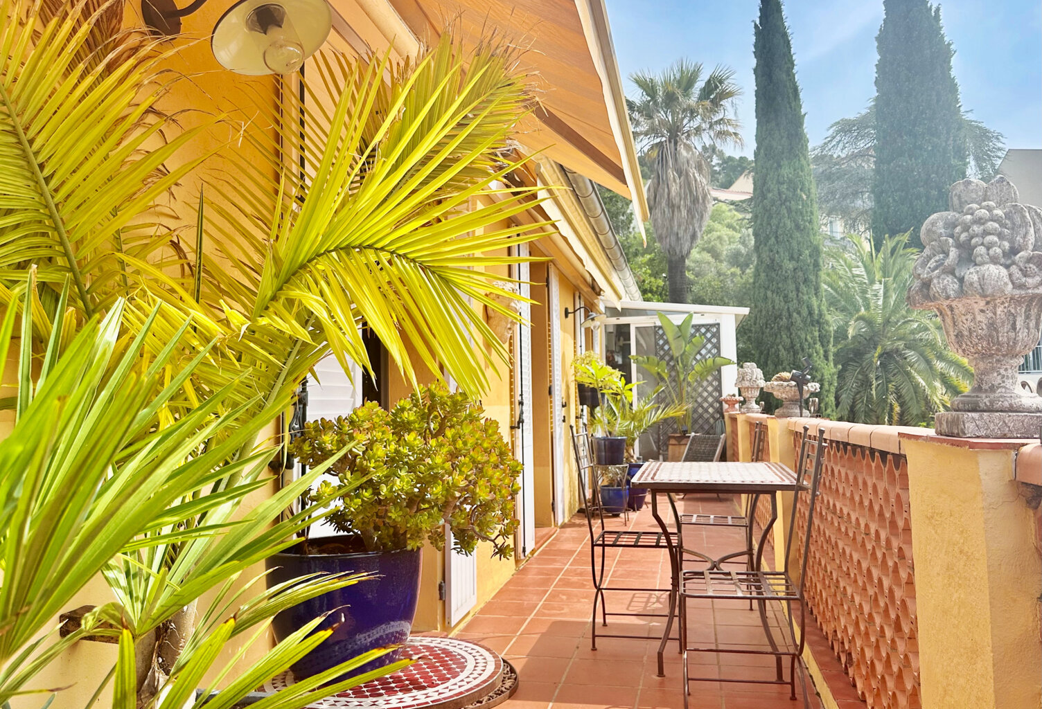 Hyères Centre- Appartement avec une terrasse dans un cadre ex... — photo 1