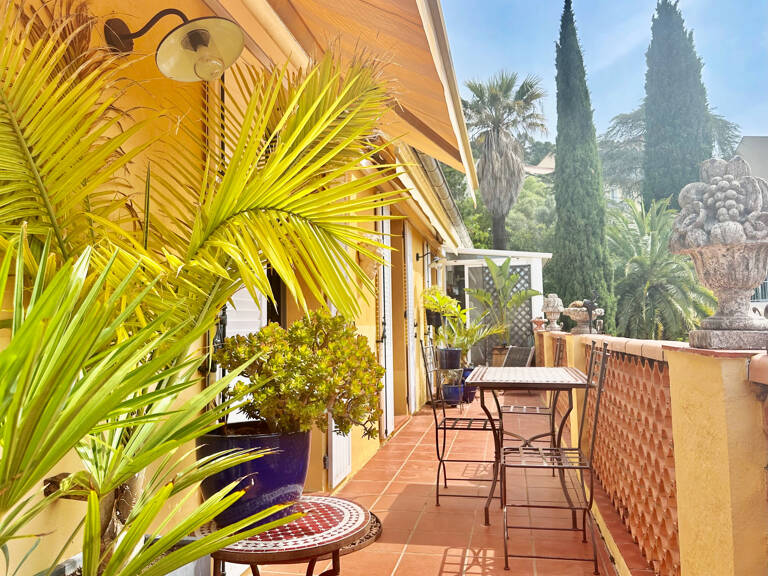Hyères Centre- Appartement avec une terrasse dans un cadre ex... — photo 1