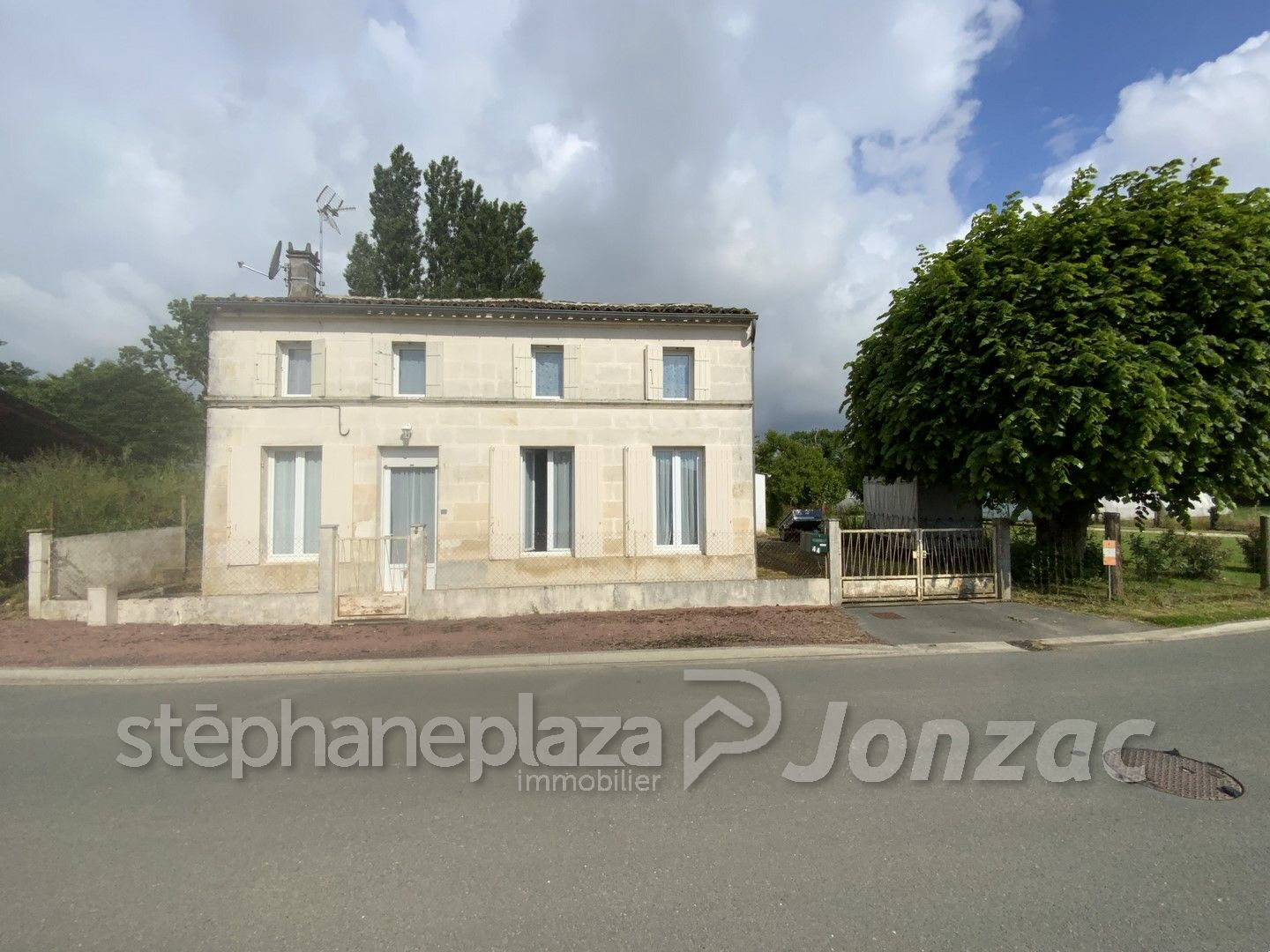 Villa / Maison 5 pièces  à vendre Saint-Genis-de-Saintonge 17240