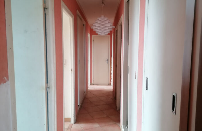 T4/5 CENTRE VILLE LA LONDE LES MAURES — photo 4