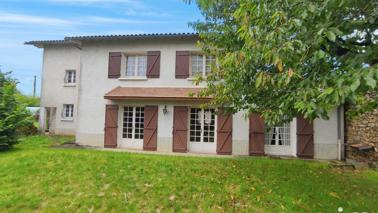 maison 8 pièces 183 m2 à vendre à Lussac-les-Châteaux (86320)