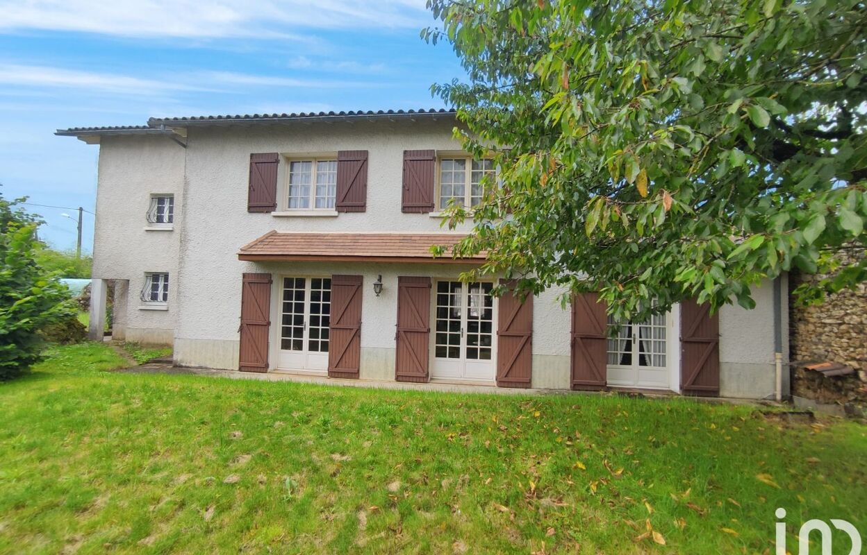 maison 8 pièces 183 m2 à vendre à Lussac-les-Châteaux (86320)