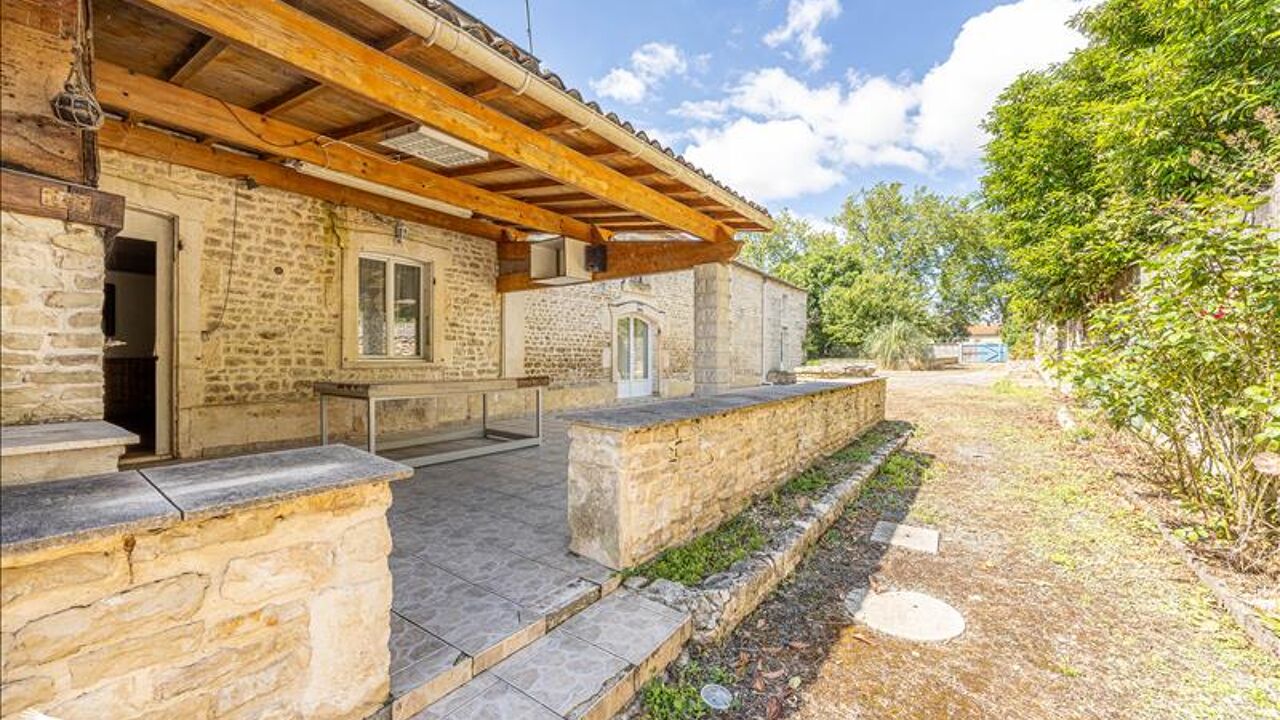 maison 7 pièces 199 m2 à vendre à Bernay-Saint-Martin (17330)