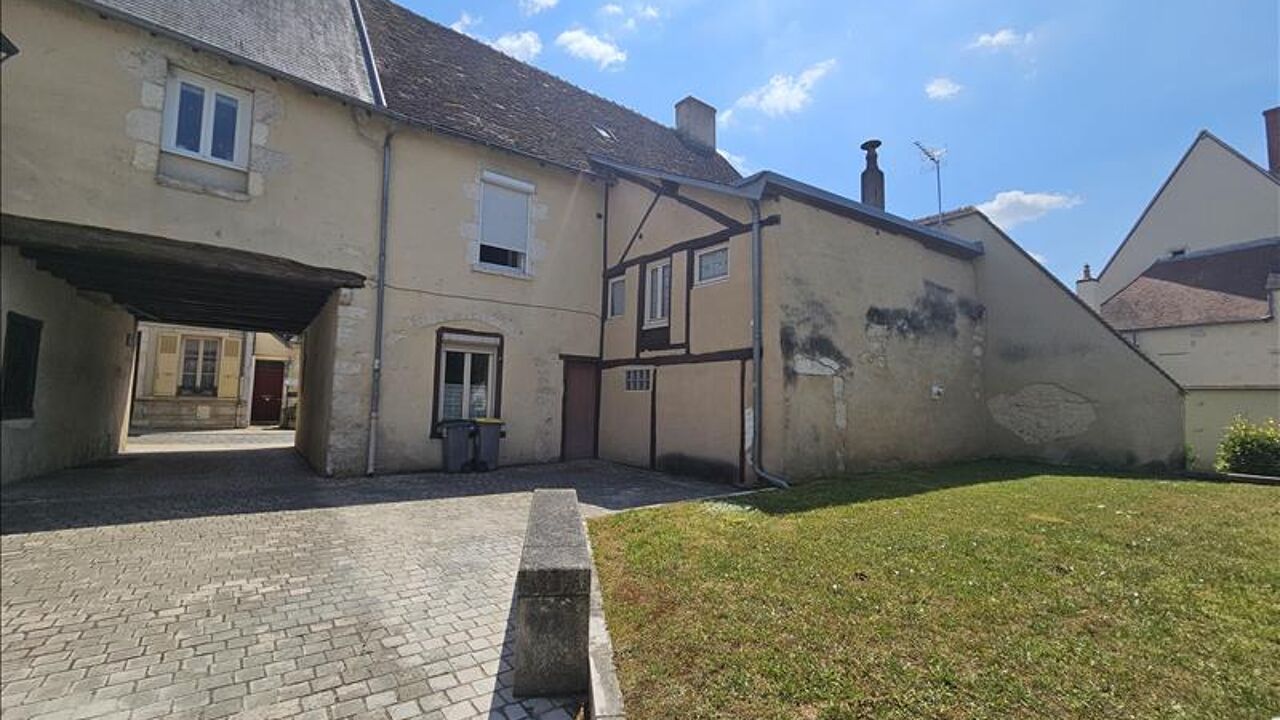 maison 8 pièces 235 m2 à vendre à Mehun-sur-Yèvre (18500)