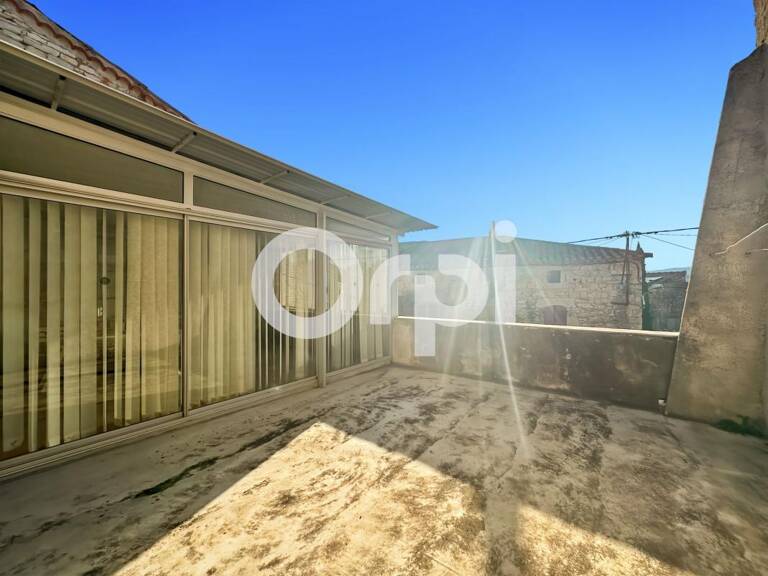Maison de village en pierre avec garage et caves — photo 1
