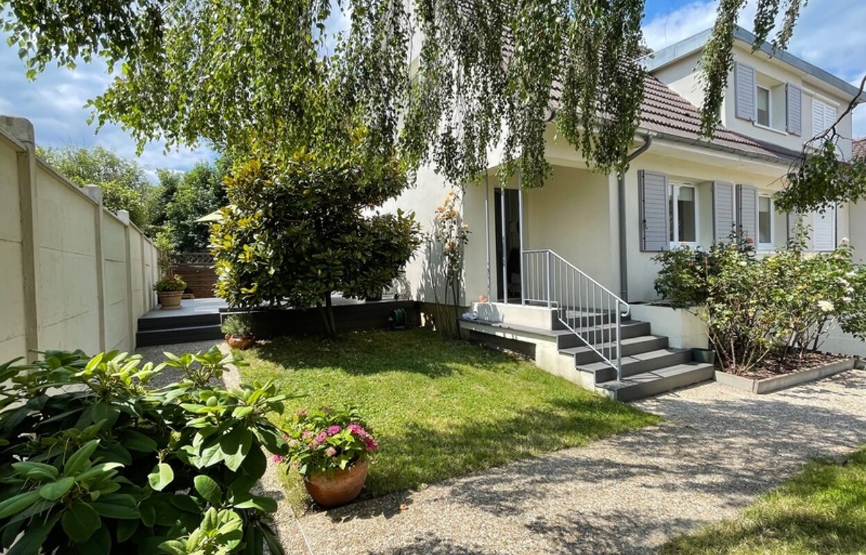 maison 6 pièces 120 m2 à vendre à Le Chesnay (78150)