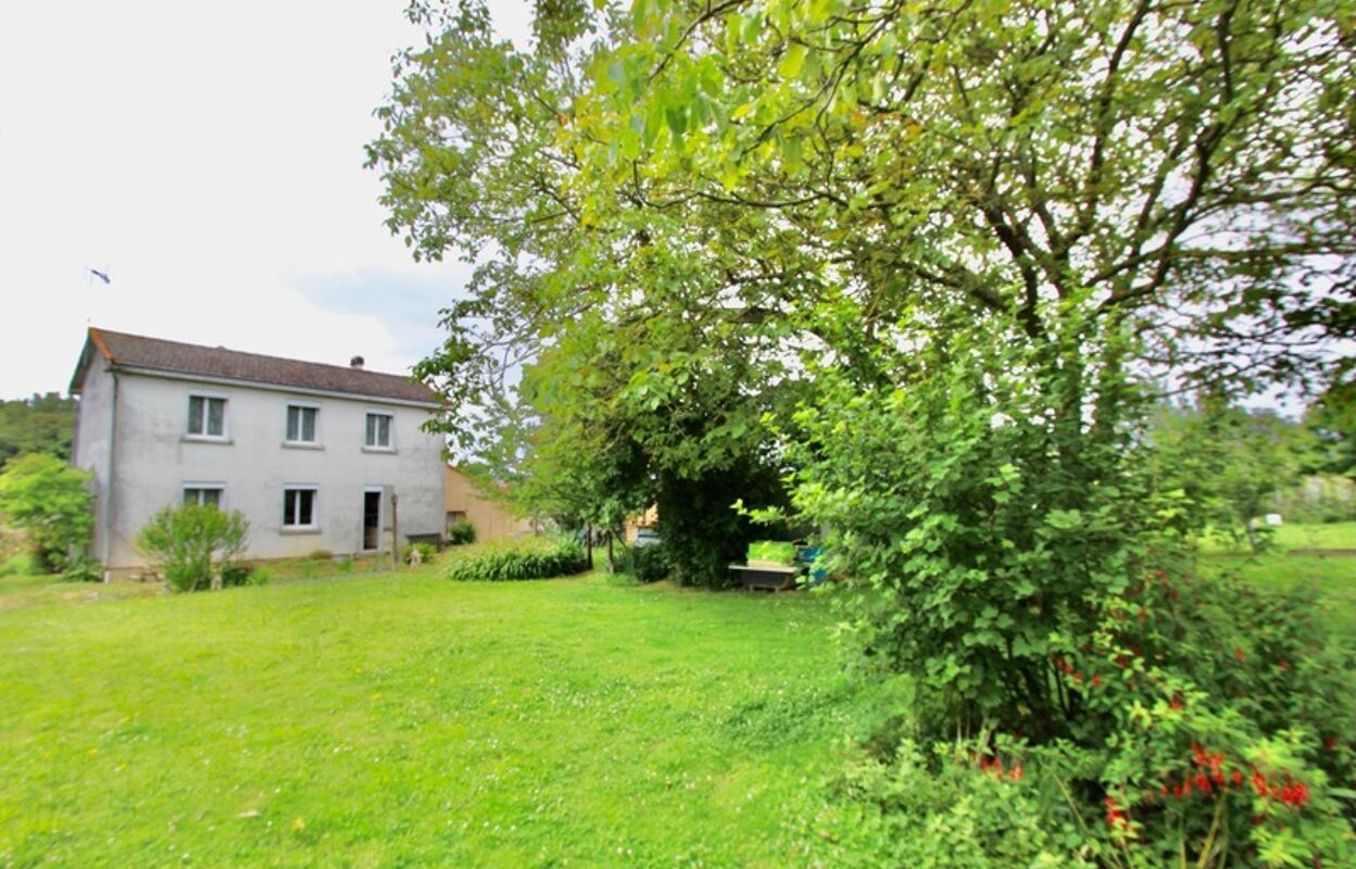 maison 7 pièces 128 m2 à Les Herbiers (85500)