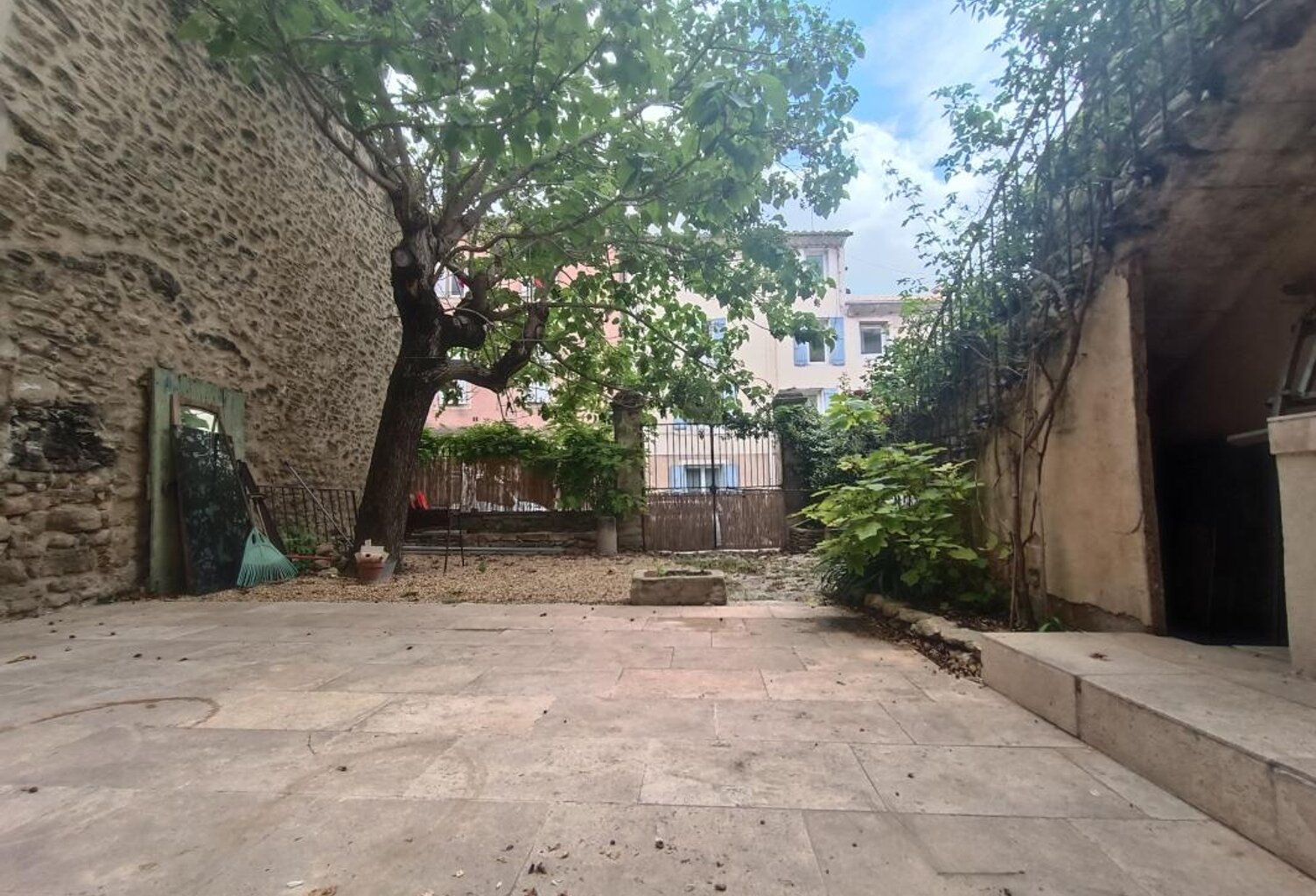 Maison de village rénovée avec cour 115 m² au total - 4 chambres Malemort-du-comtat — photo 1