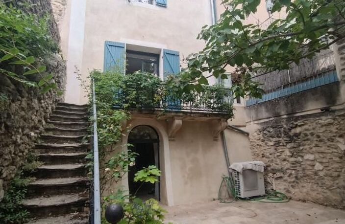 Maison de village rénovée avec cour 115 m² au total - 4 chambres Malemort-du-comtat — photo 3