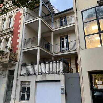 Maison 6 pièces 243 m²