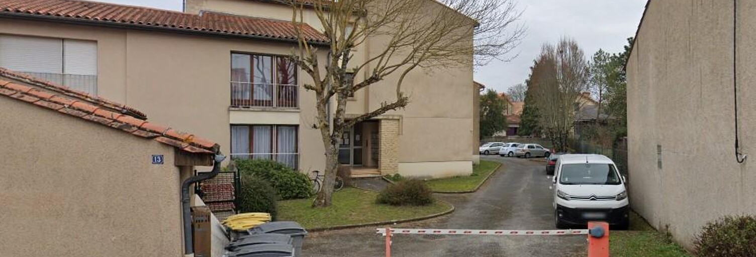 Garage   m² à louer à Poitiers (86000)