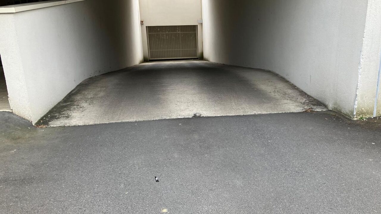 garage  pièces 10 m2 à vendre à Tours (37100)