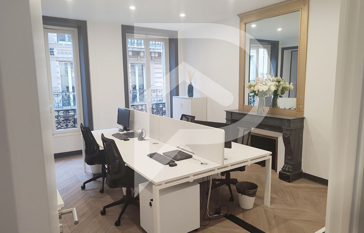 bureau 1 pièces 25 m2 à louer à Paris 8 (75008)