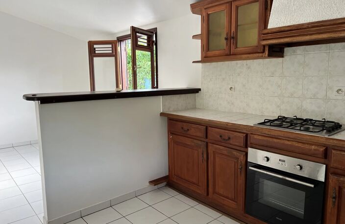 LAMENTIN- Maison T4 de plain-pied. — photo 4