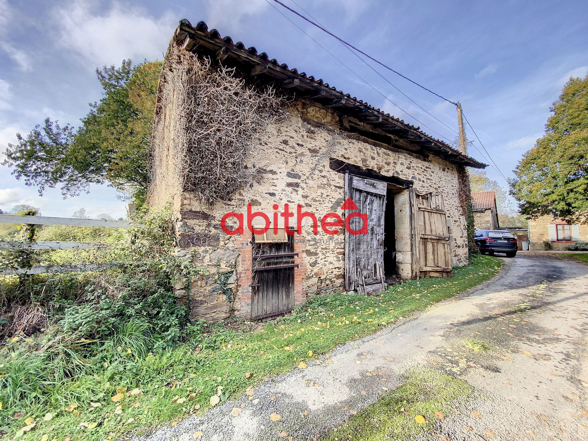 Grange Dans Joli Village Au Calme