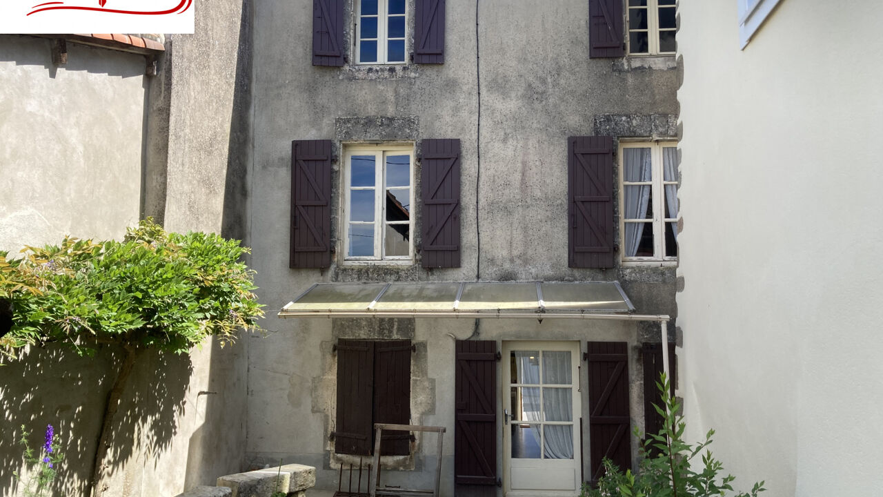 maison 7 pièces 164 m2 à vendre à Confolens (16500)