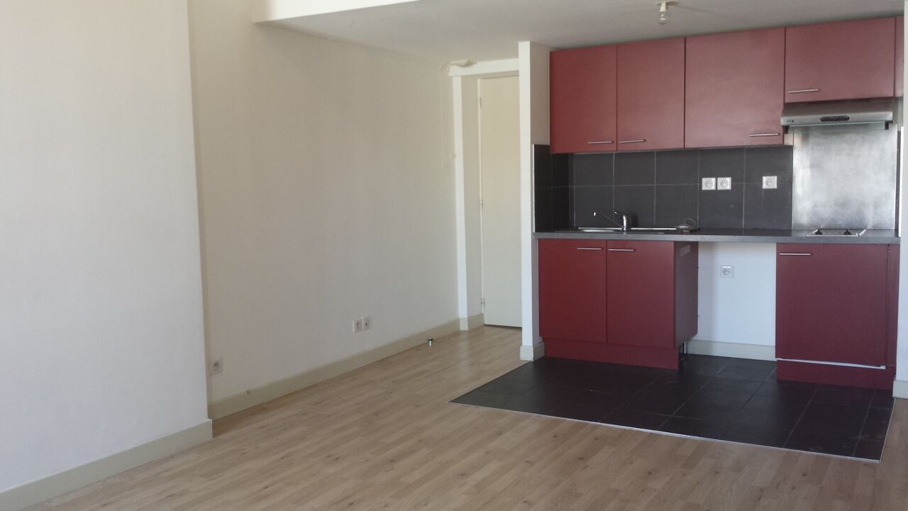 appartement 2 pièces 56 m2 à louer à Marseille 2 (13002)