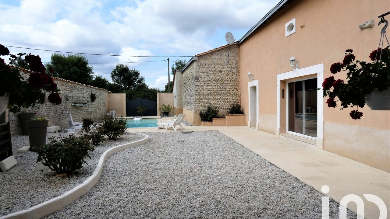 maison 7 pièces 250 m2 à vendre à Genac (16170)