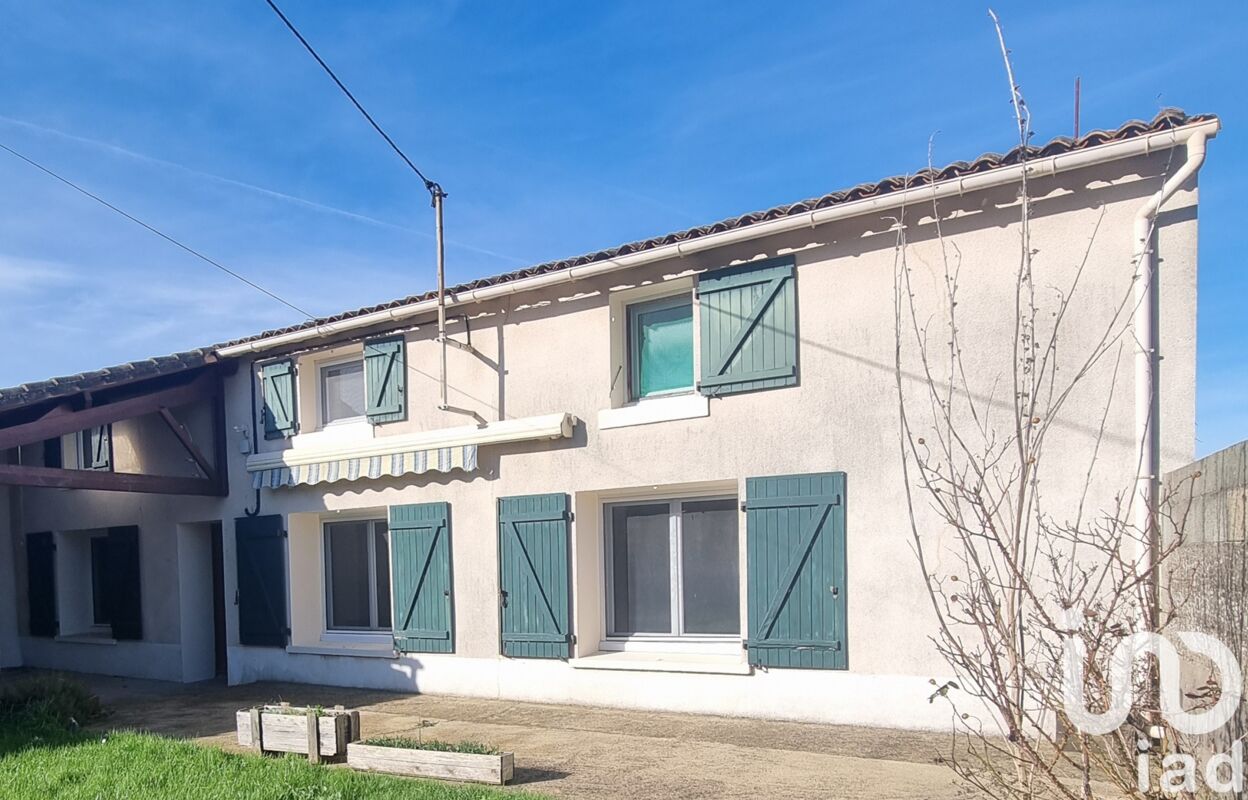 maison 6 pièces 146 m2 à vendre à Aigondigné (79370)