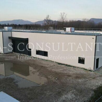 Local industriel 601 m²