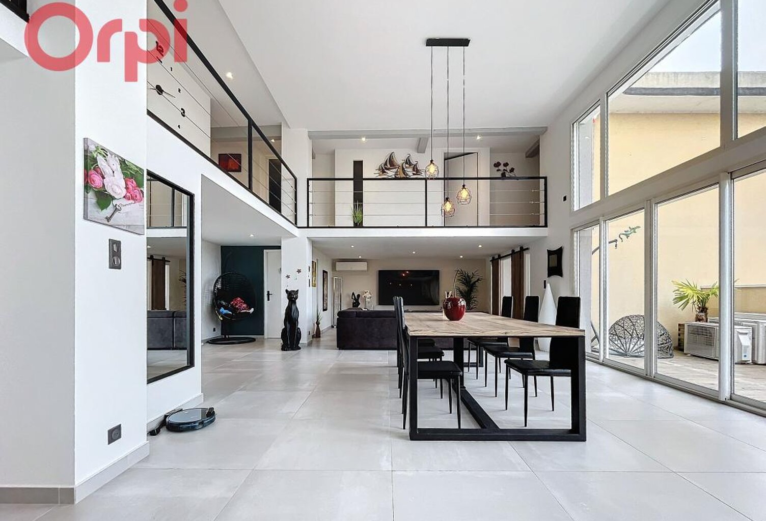 A vendre Duplex  de type 5  au dernier étage avec terrasse et emplacement de parking couvert — photo 1