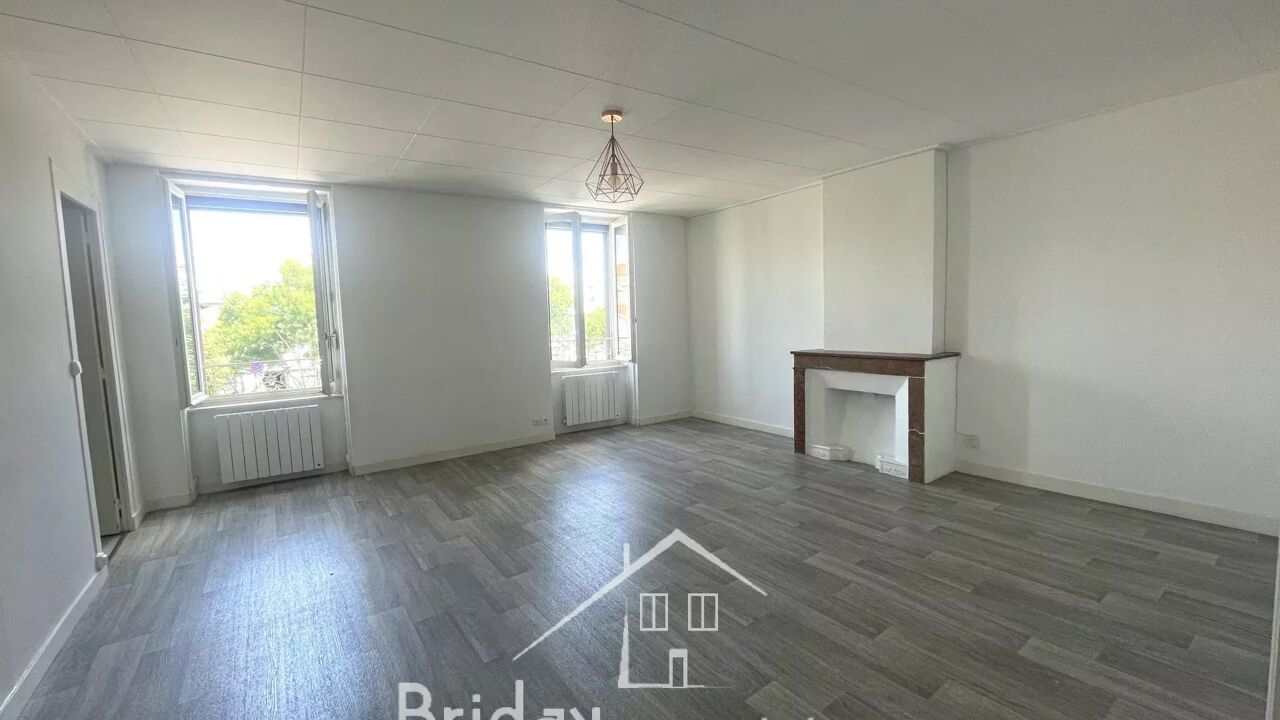 immeuble  pièces 874 m2 à vendre à Saint-Symphorien-d'Ozon (69360)