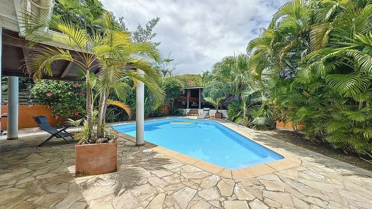 maison 12 pièces 159 m2 à vendre à Sainte-Anne (97180)