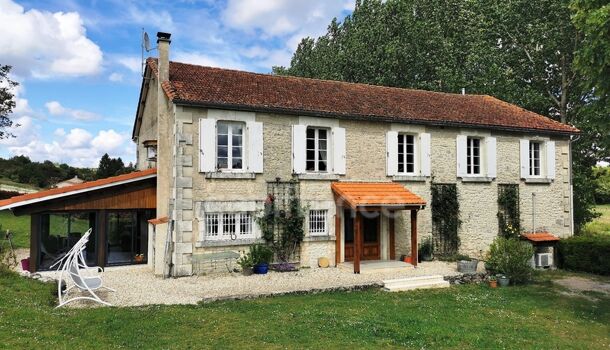 Villa / Maison 9 pièces  à vendre Lignières-Sonneville 16130