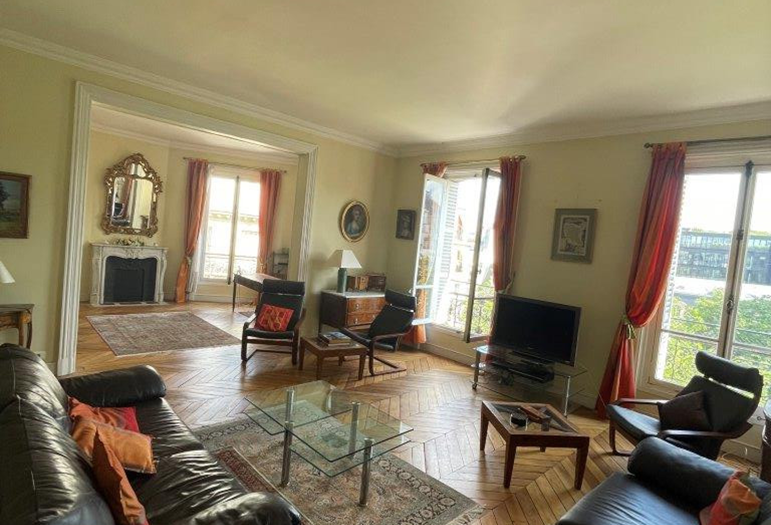 APPARTEMENT DE 165 m2 DANS LE 8ème ARRONDISSEMENT DE PARIS — photo 1