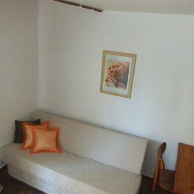 Appartement 2 pièces 830 €