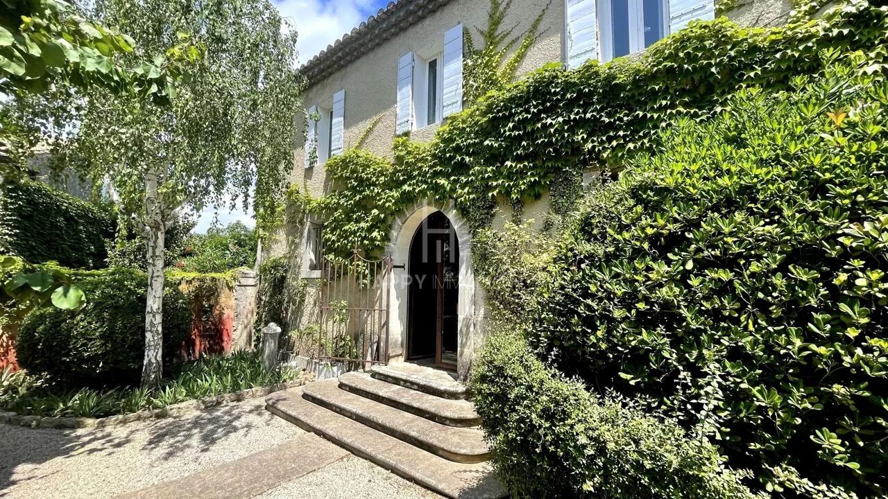 maison 10 pièces 300 m2 à vendre à Fontvieille (13990)