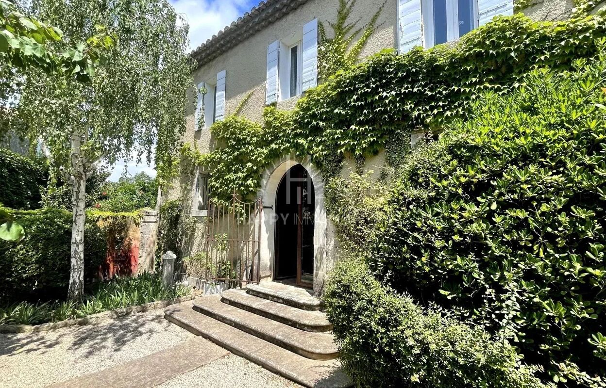 maison 10 pièces 300 m2 à vendre à Fontvieille (13990)